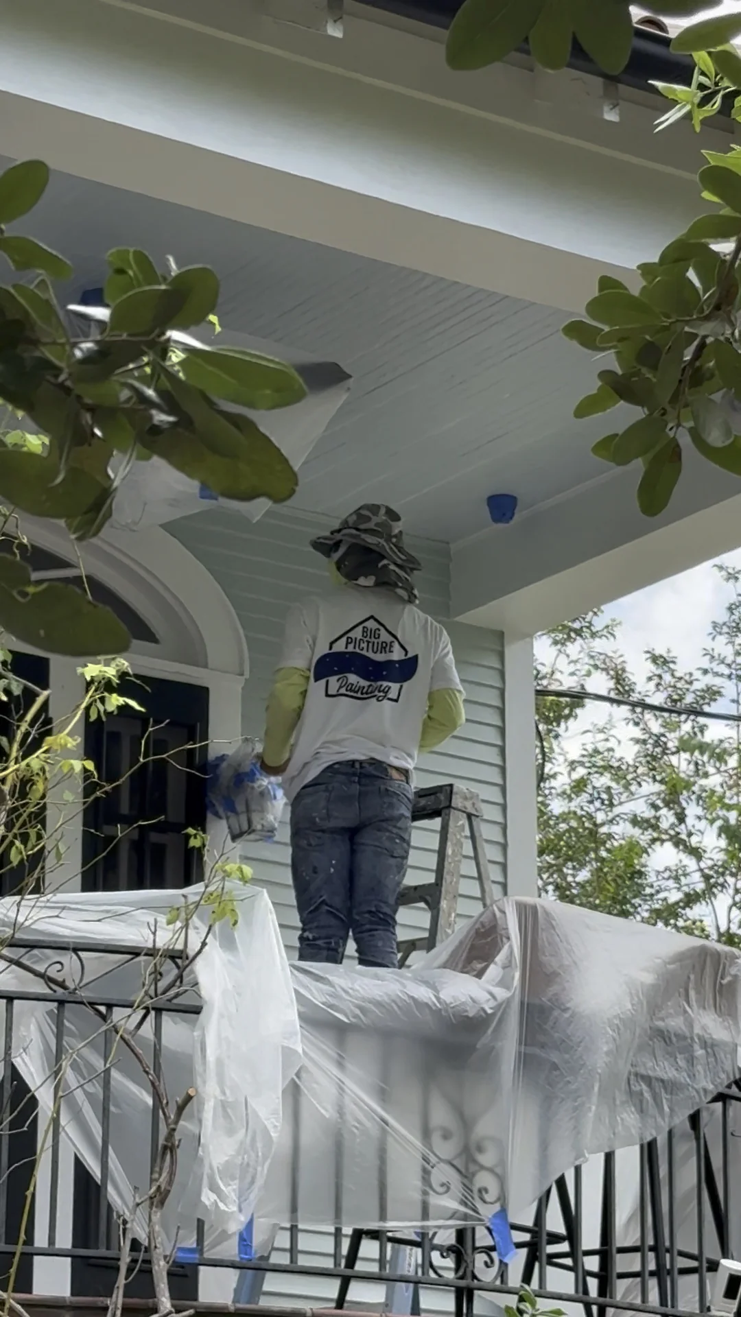 Surface prep before exterior painting in New Orleans humid climate